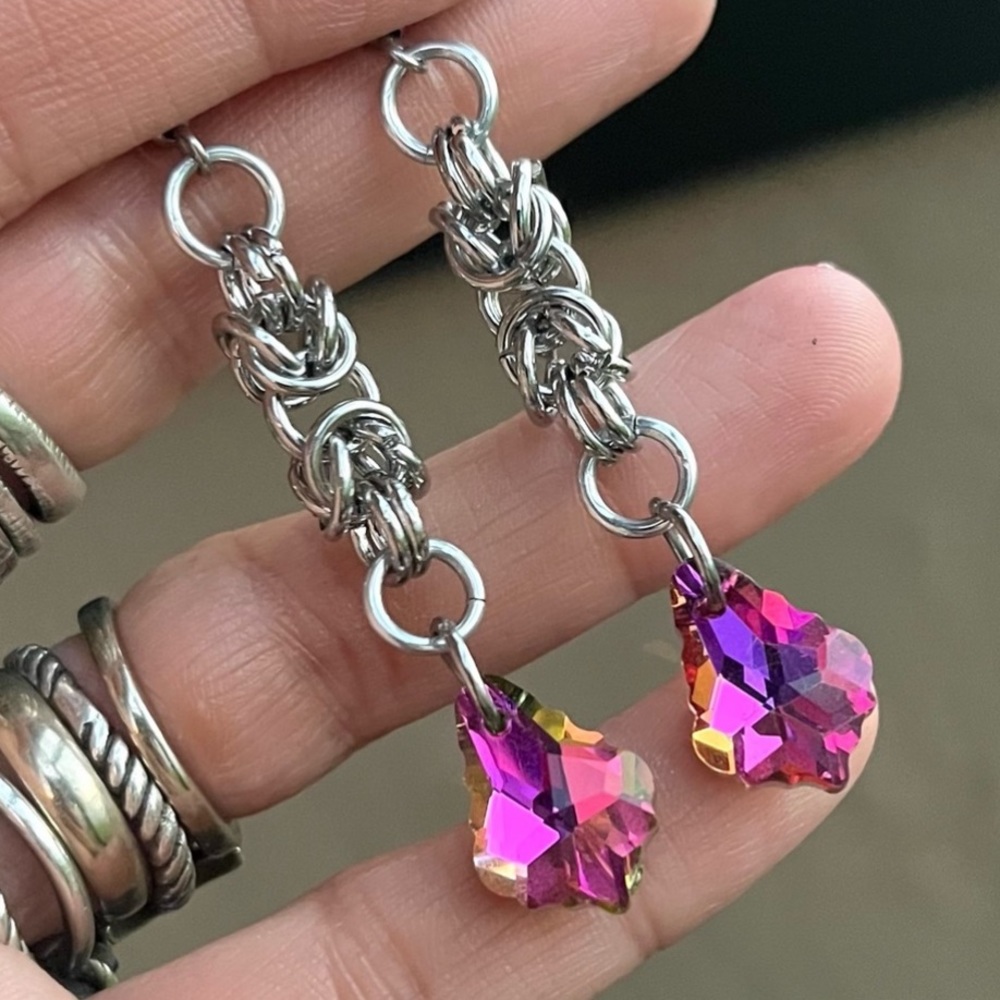 Handmade maille dangly stainless steel earrings pink rainbow austrian crystals